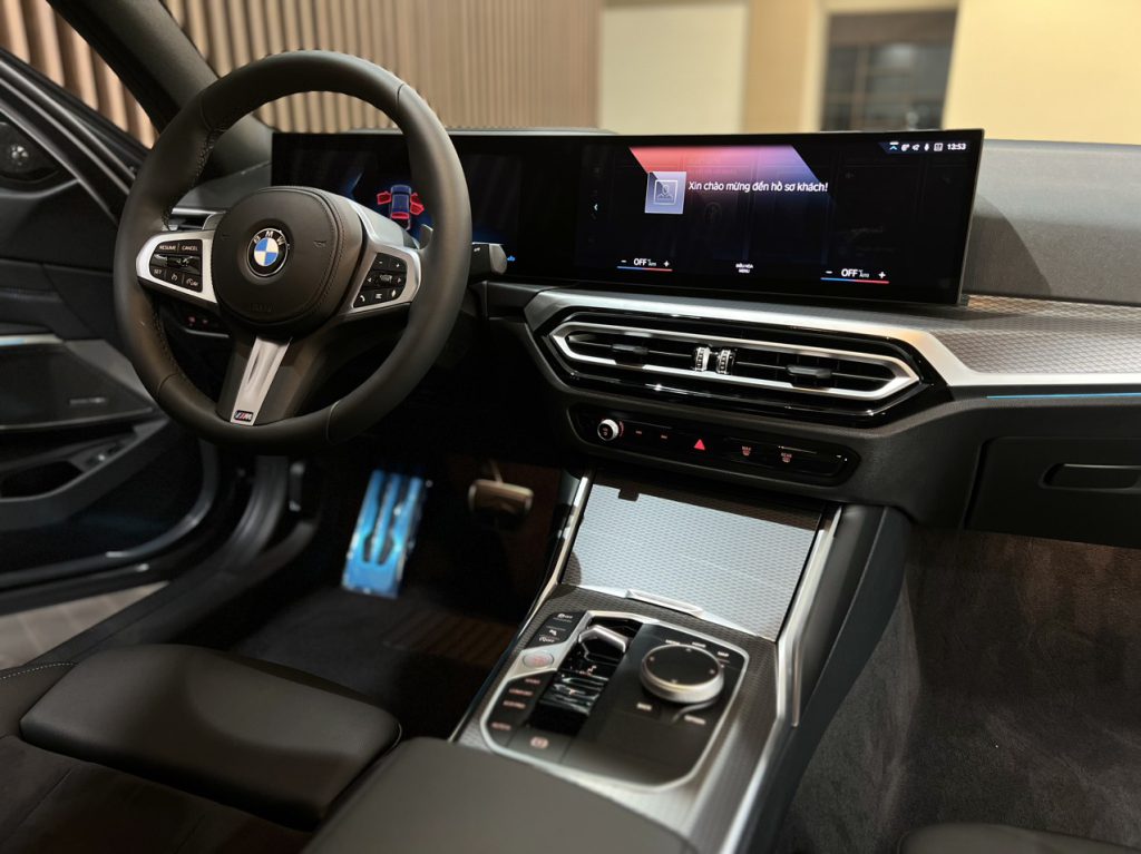 Hệ thống màn hình mới trên BMW 320i LCI 2023.